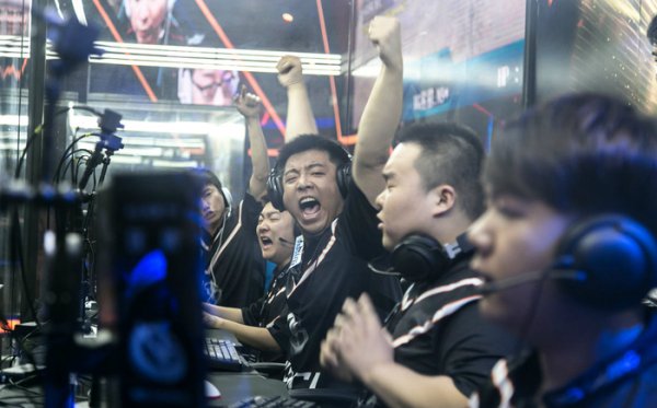 名中占据优 名中占据优