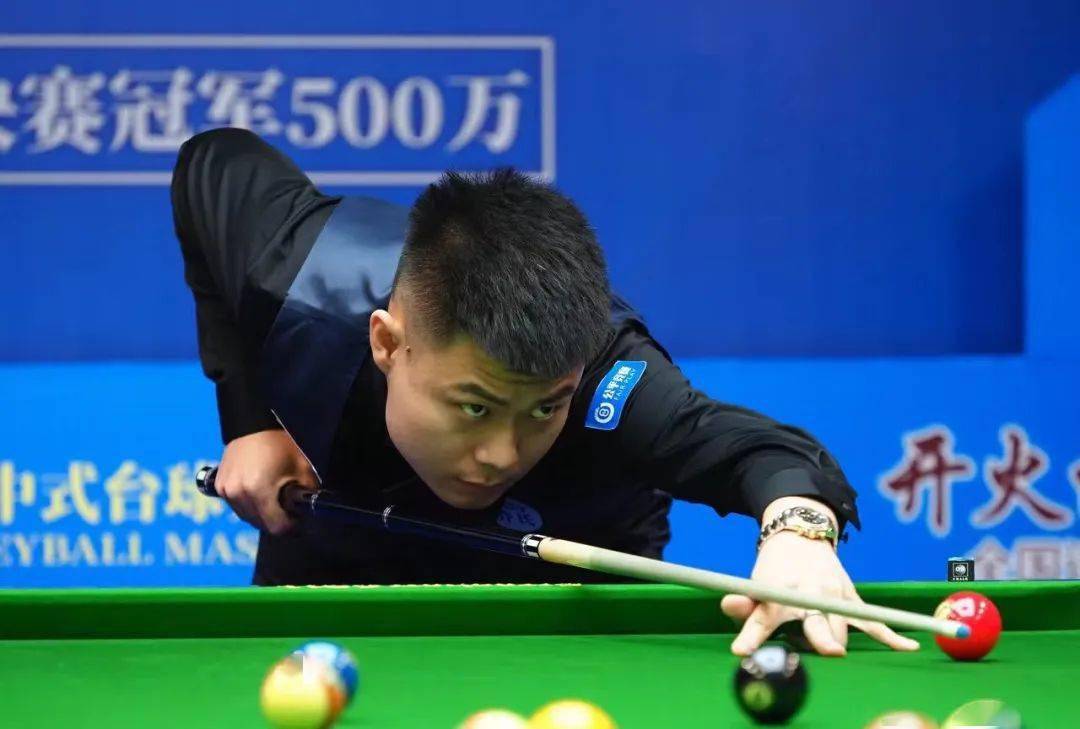 与球迷之间 与球迷之间