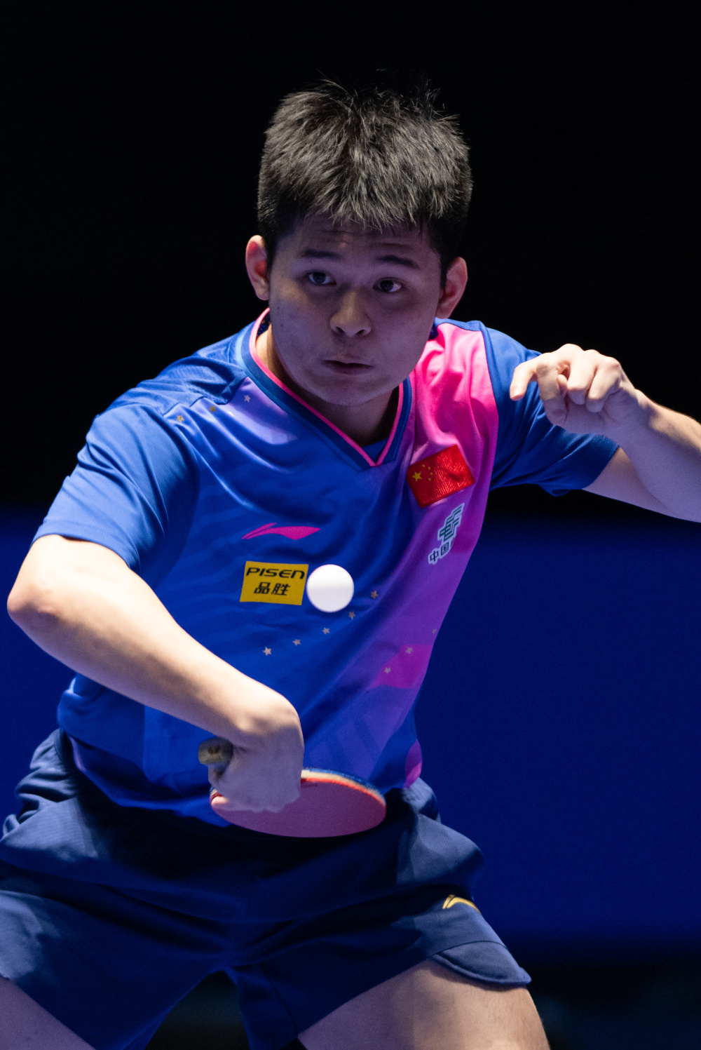 足坛一夜动态：阿森纳官宣哲凯赖什！罗马诺翻车 曼联曼城争夺门神